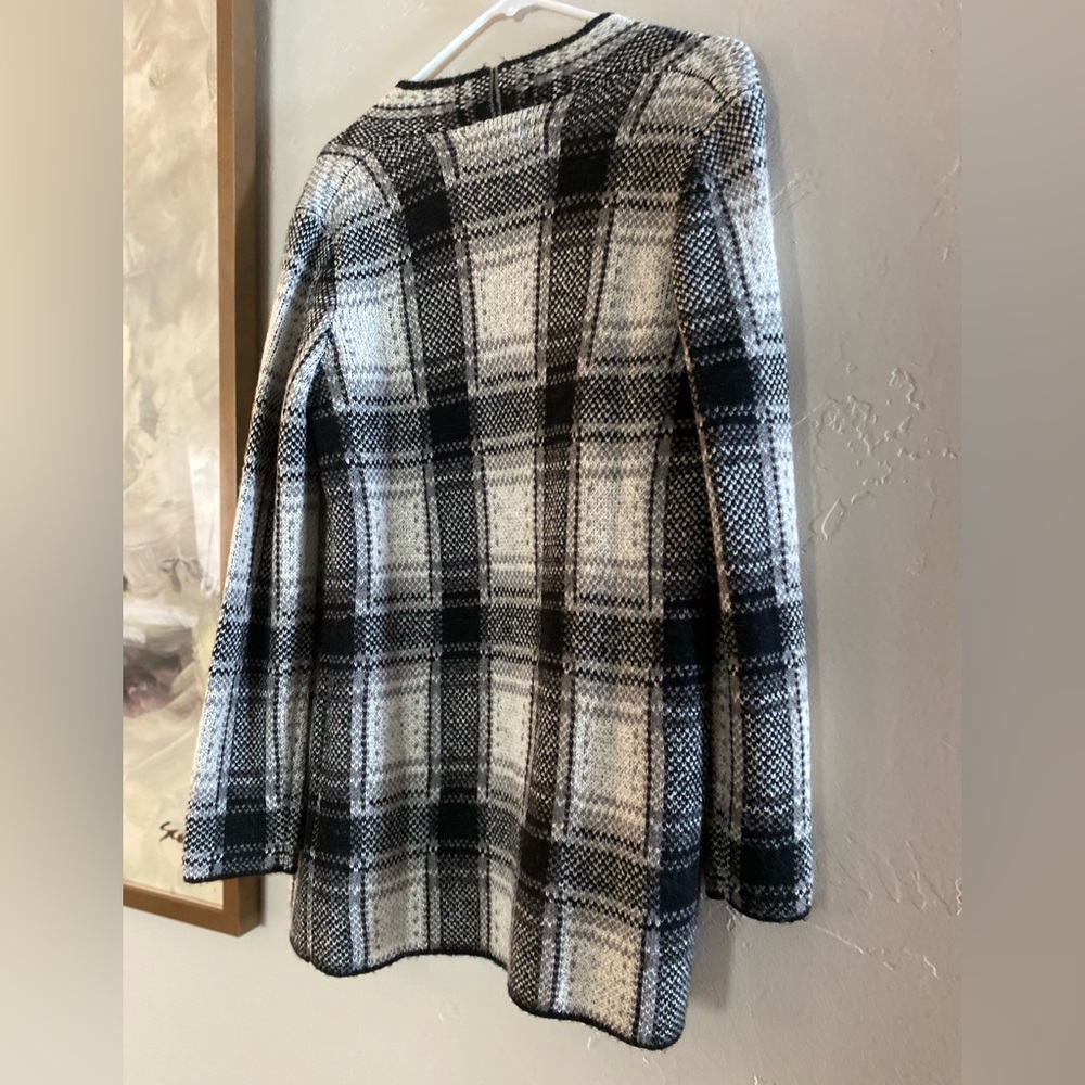 Lucky Brand| xs| black/white cardigan| worn once| great condition. - Picture 5 of 5